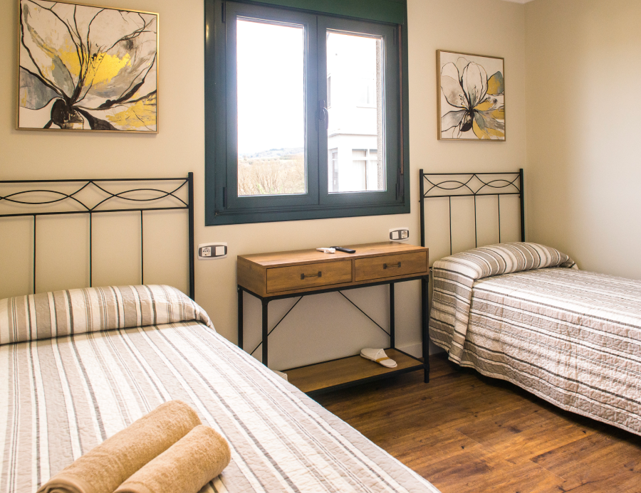 h6- habitacion 2 camas sarria